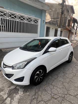 HYUNDAI HB20 1.0 COMFORT PLUS 12V FLEX 4P MANUAL HYUNDAI HB20 1.0 COMFORT PLUS 12V FLEX 4P MANUAL